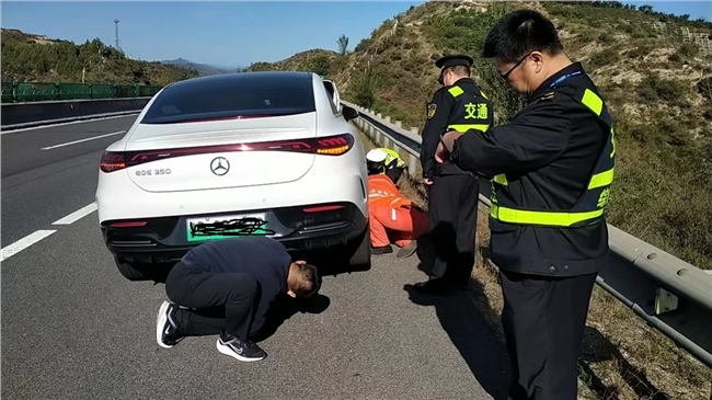 故障车.jpg 故障车.jpg
