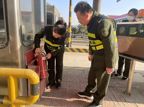 3.唐县收费站组织开展消防安全巡查照片.jpg 3.唐县收费站组织开展消防安全巡查照片.jpg